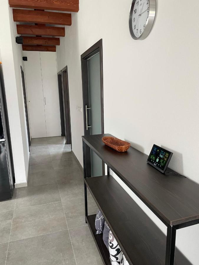 Apartman D5 โนวาเปซ ภายนอก รูปภาพ