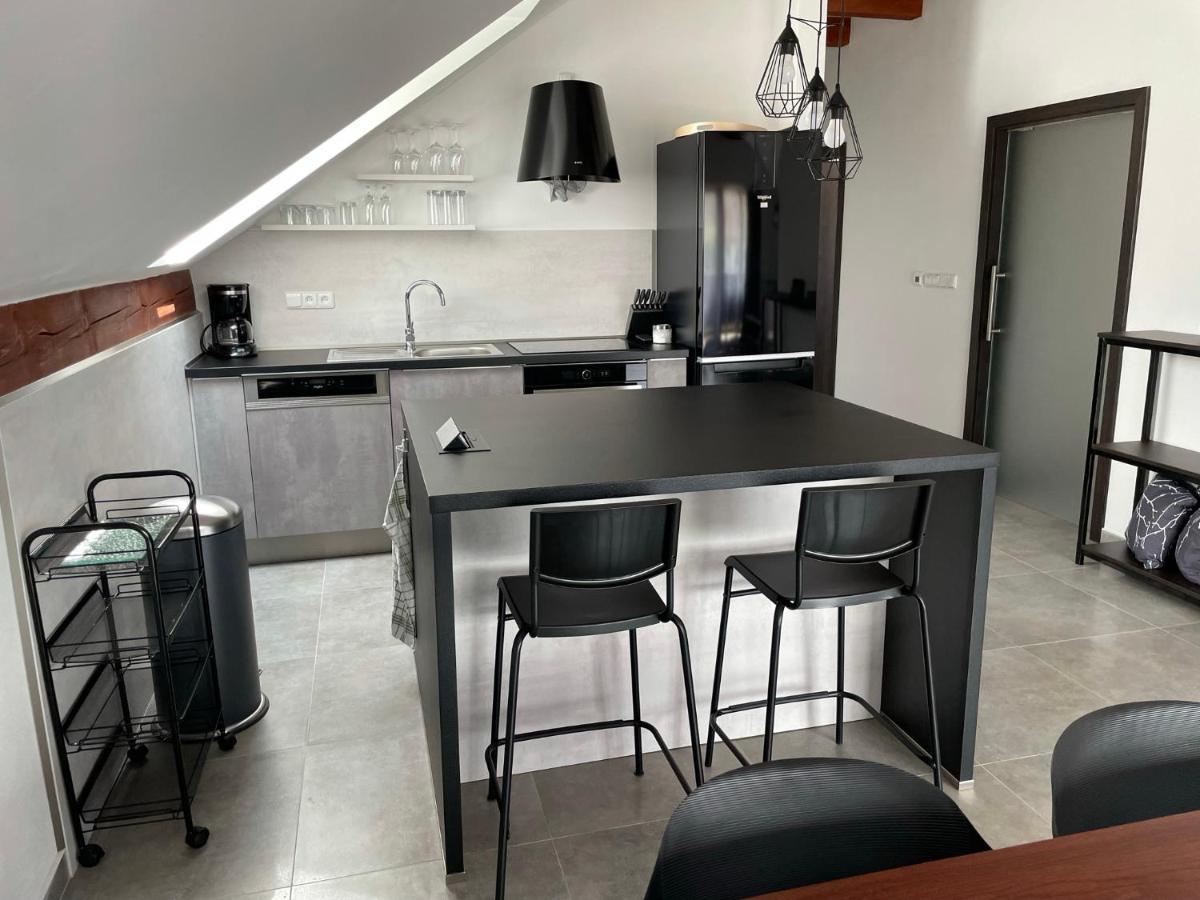 Apartman D5 โนวาเปซ ภายนอก รูปภาพ