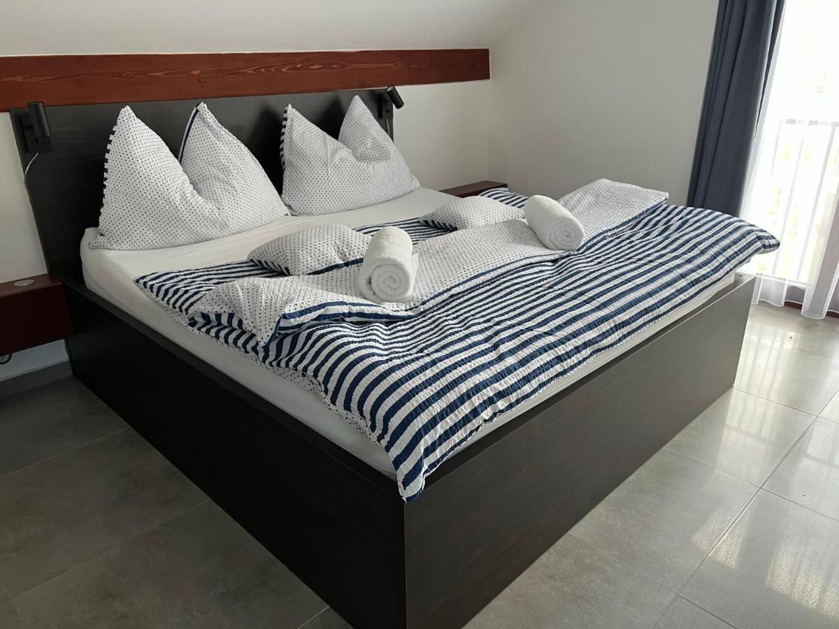 Apartman D5 โนวาเปซ ภายนอก รูปภาพ